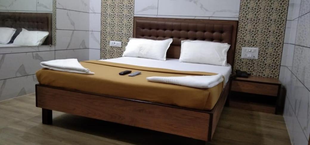 מומביי Hotel Royal Residency מראה חיצוני תמונה