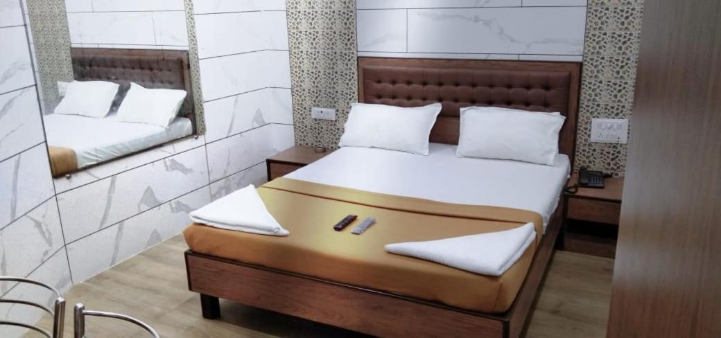 מומביי Hotel Royal Residency מראה חיצוני תמונה